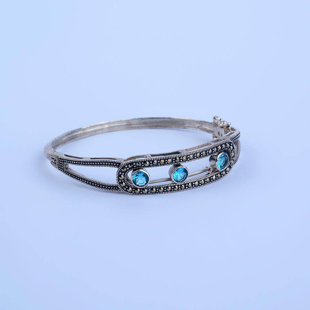 Silver Antique Moving  Blue Stone Bracelat